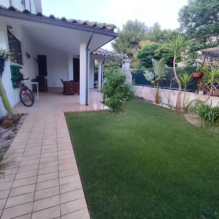 Apartment M432 - Marcelli, Trilocale Con Giardino